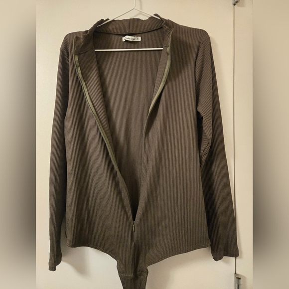 Abercrombie & Fitch Dark Green Ribbed Bodysuit - Picture 3 of 9